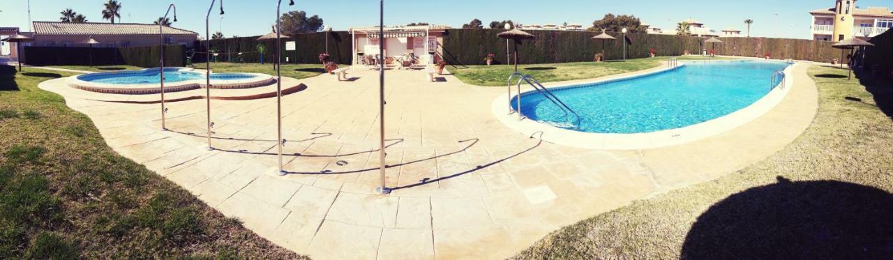 Fabulous Detached Large Villa 5 Bedrooms 3 Bathrooms Backing Onto Villamartin Golf Course Exteriér fotografie