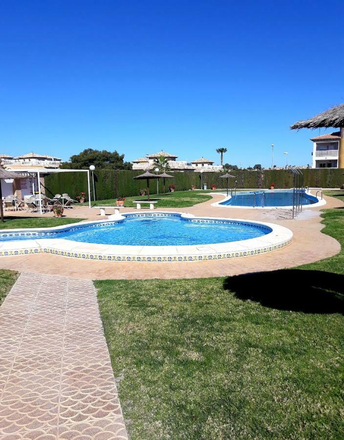 Fabulous Detached Large Villa 5 Bedrooms 3 Bathrooms Backing Onto Villamartin Golf Course Exteriér fotografie